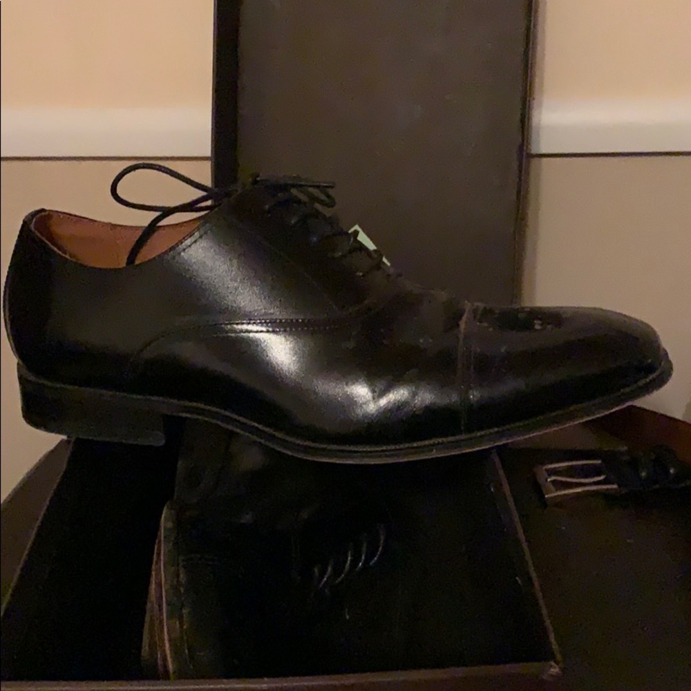 Dress shoes